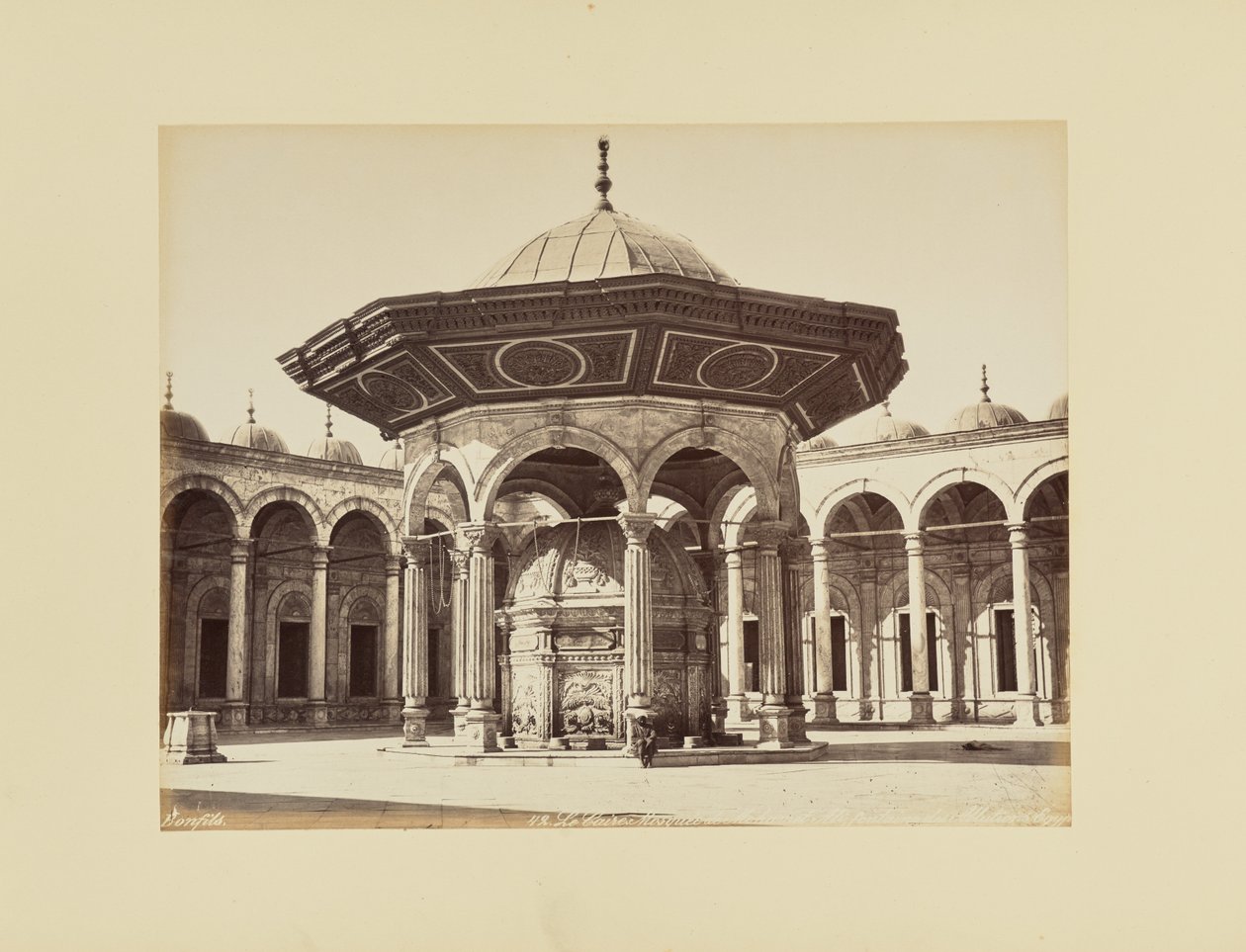 Kairo. Mohammed Ali-moskén, tvättfontänen [sic], Egypten av Félix Bonfils