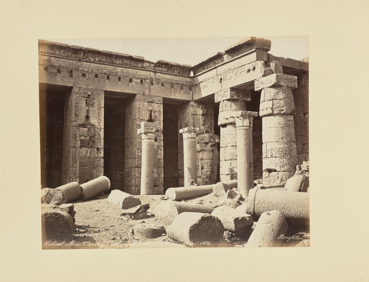 Medinet Habu, andra gården, galleri av Thutmosis I (Egypten) av Félix Bonfils