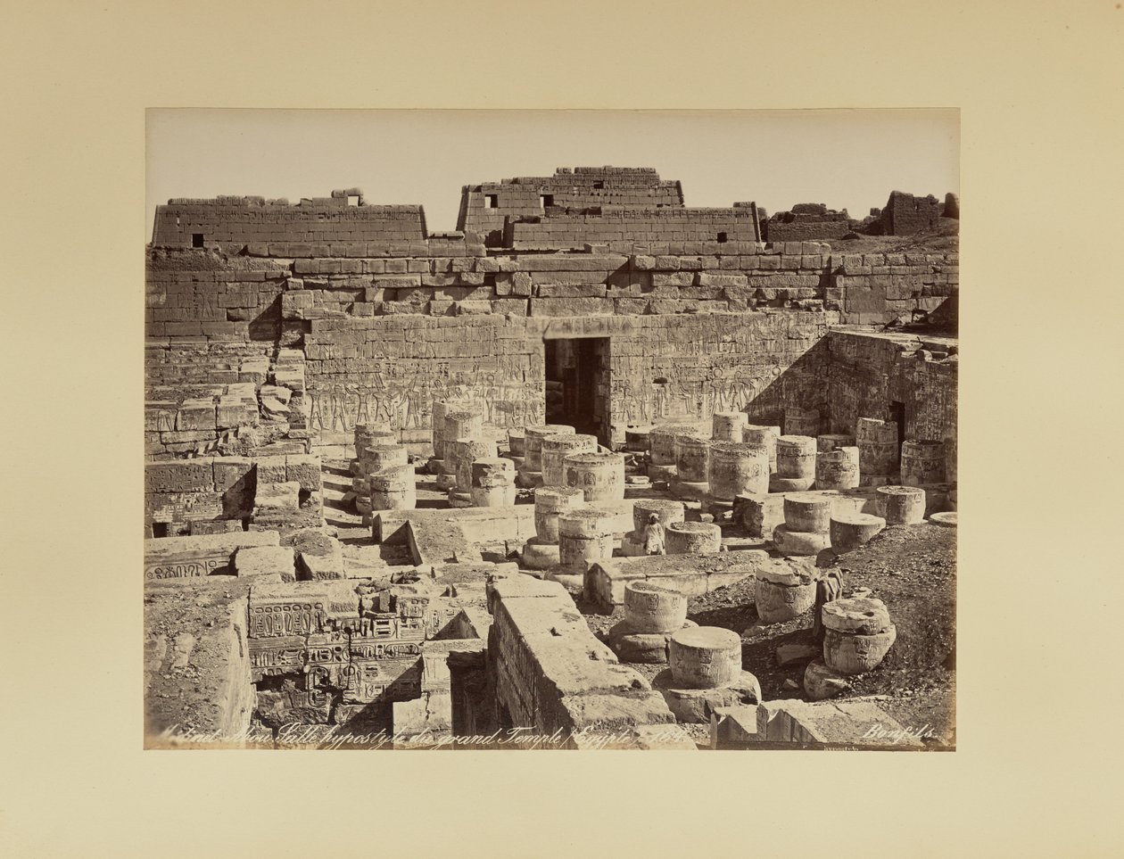 Medinet Abu. Hypostylsalen i det stora templet (Egypten) av Félix Bonfils