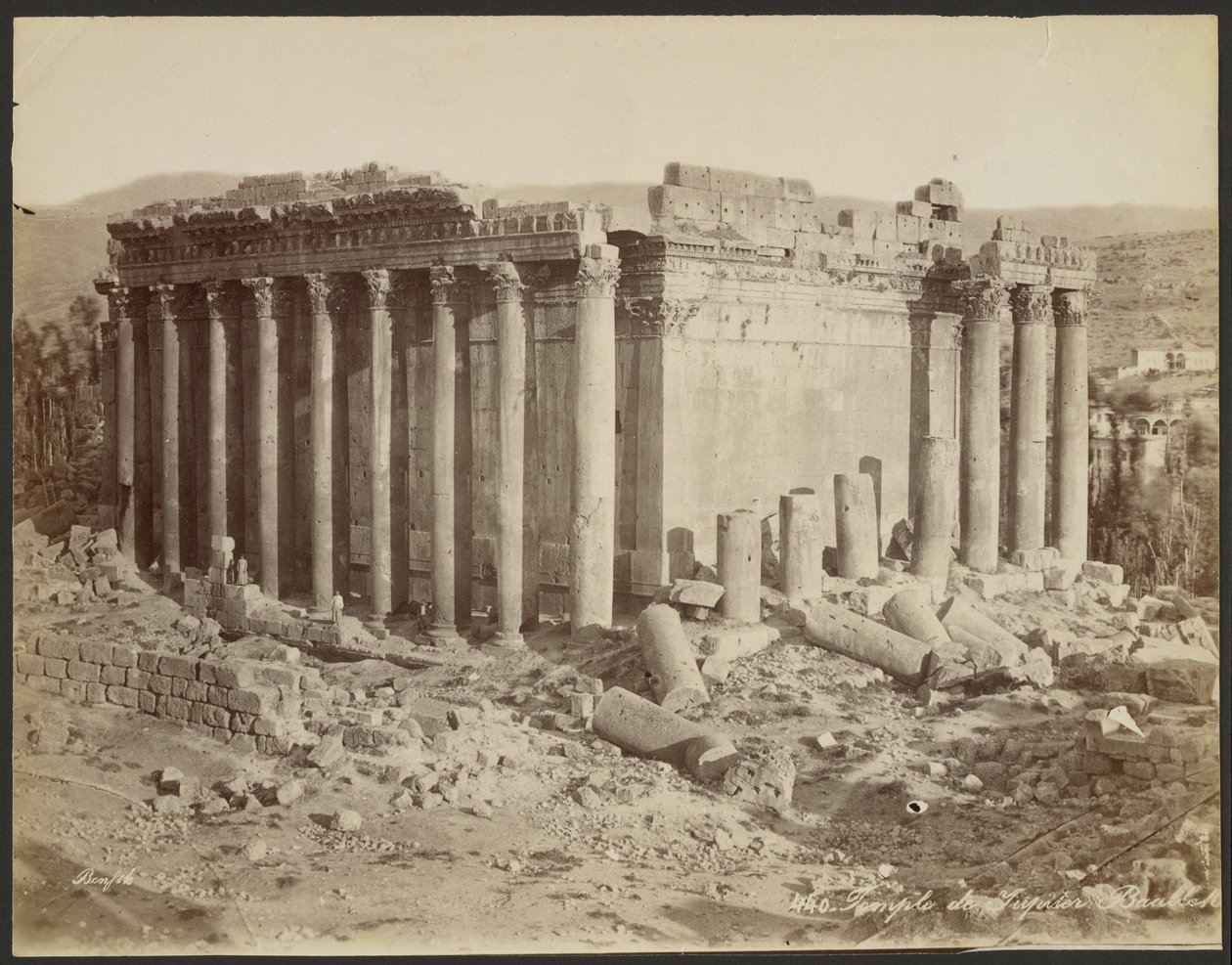 Jupitertemplet, Baalbek av Félix Bonfils
