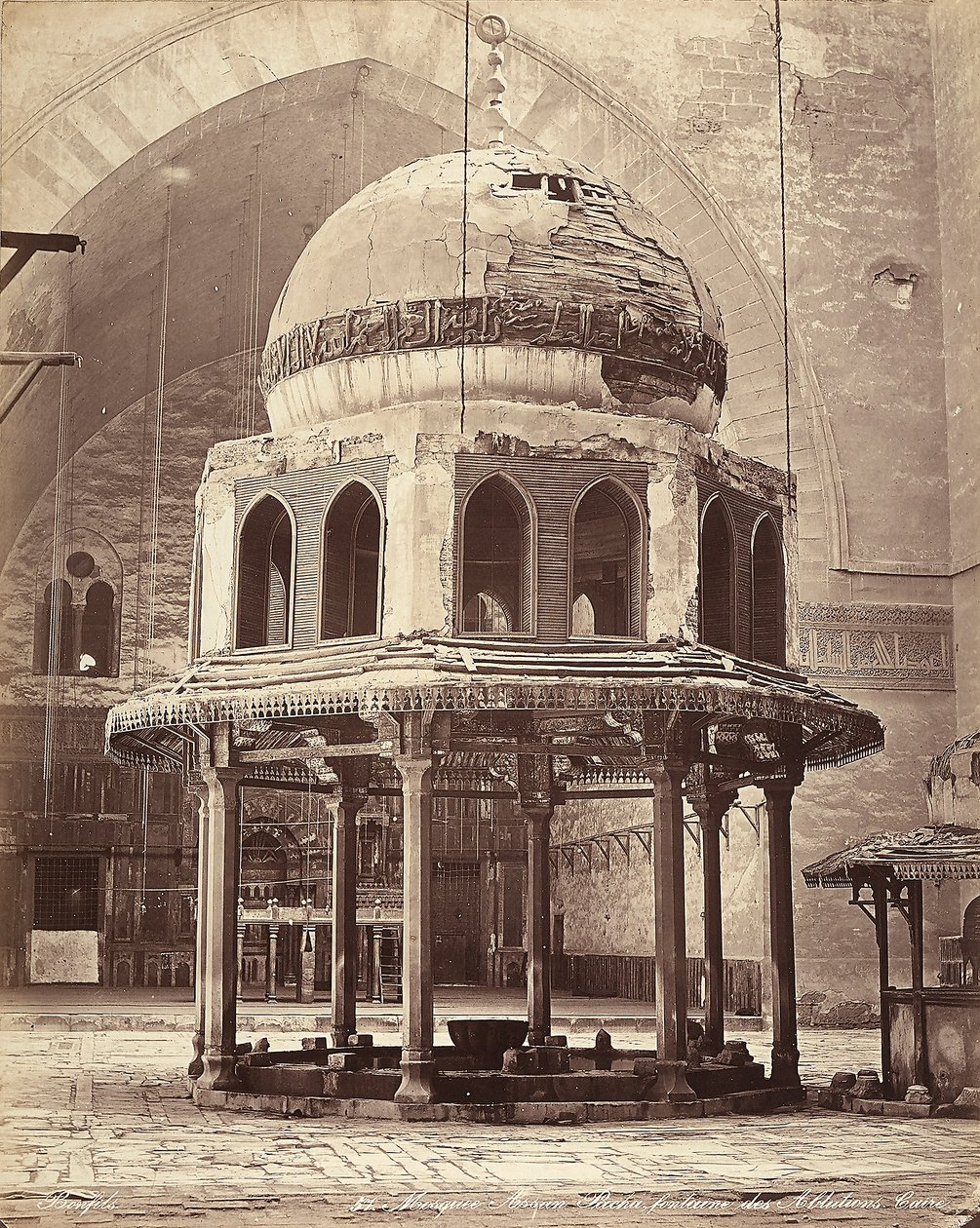 Tvättens fontän, i Sultan Hassans moské, i Kairo, Egypten av Félix Bonfils