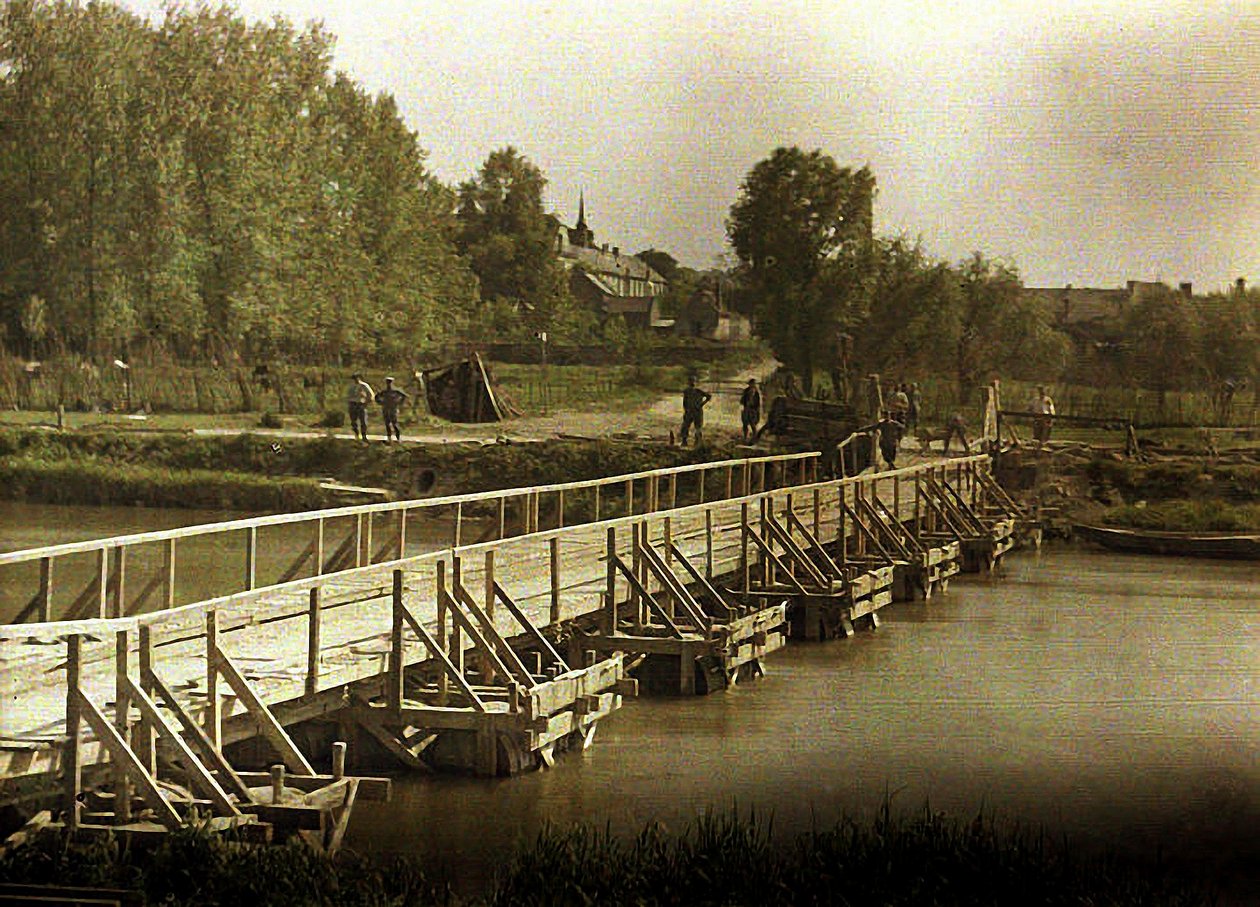 Tunnbro över Aisne, Soissons, Frankrike, 1917 (autokrom) av Fernand Cuville