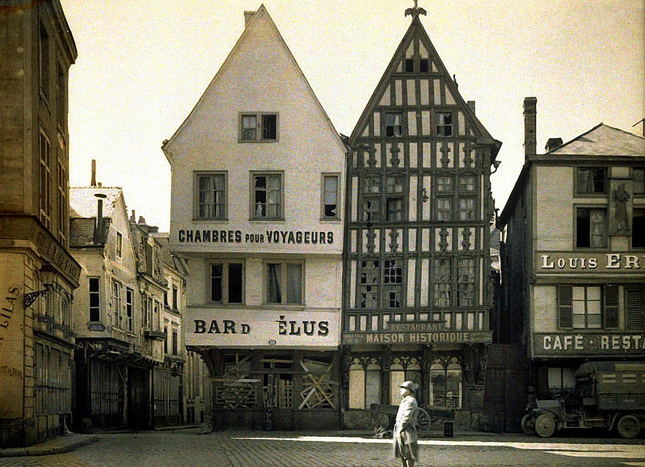 Gamla hus på Place du Marche, Reims, Frankrike, 1917 (autokrom) av Fernand Cuville
