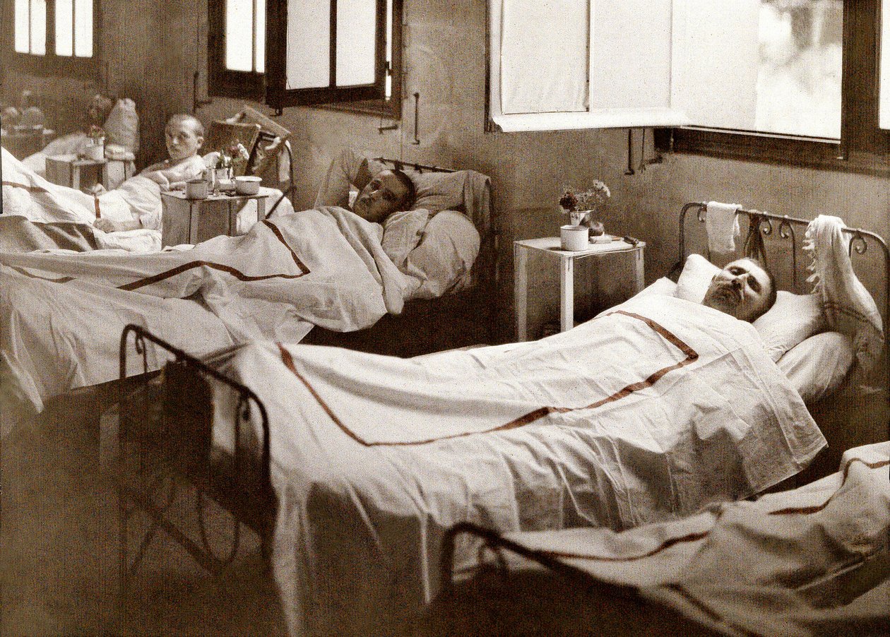 Sårade soldater från slagfältet nära Laffaux vid Saint-Paul Hospital under första världskriget, Soissons, Aisne, Frankrike, 1917 av Fernand Cuville