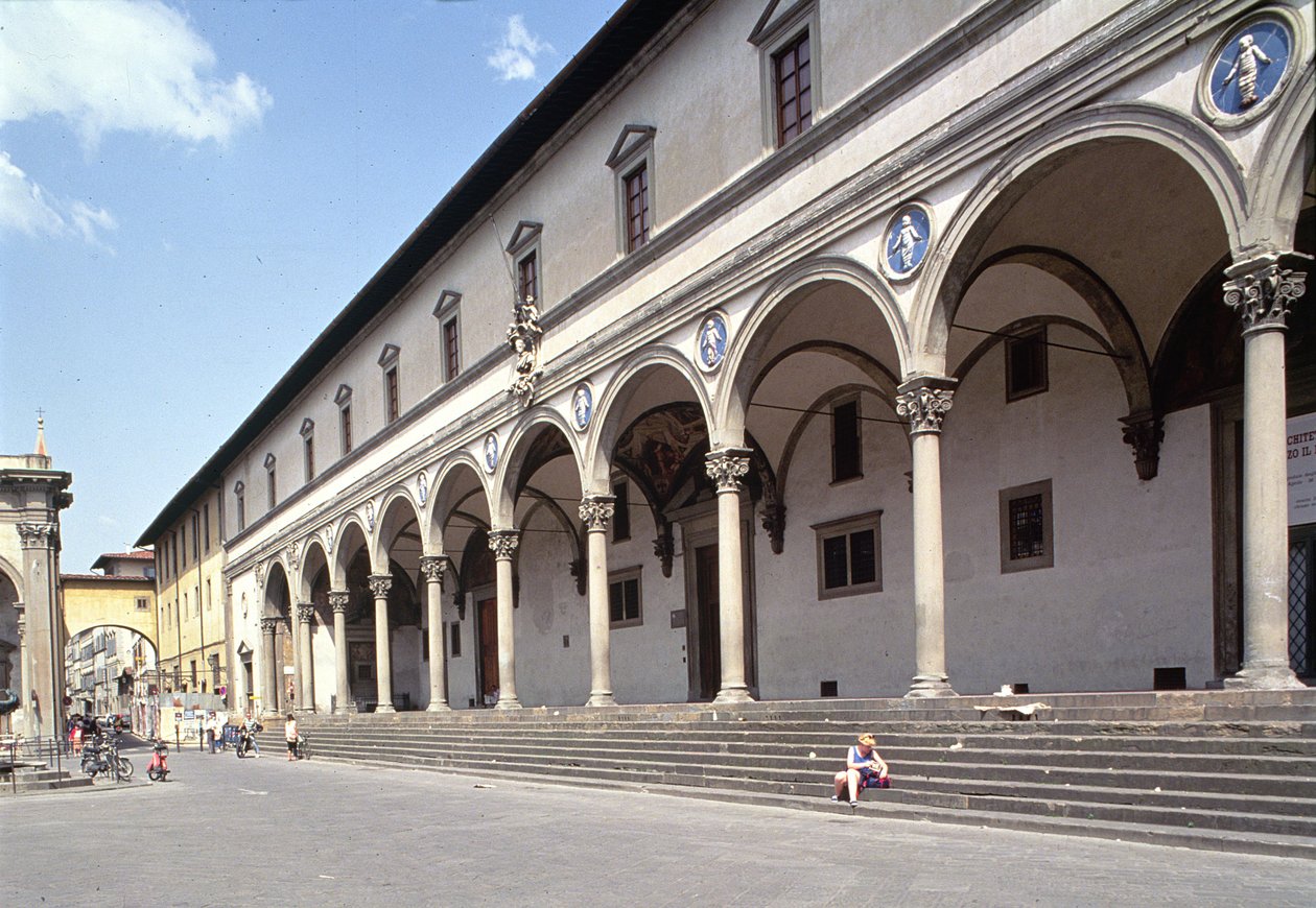 Loggia av Ospedale degli Innocenti, byggd c.1420 av Filippo Brunelleschi