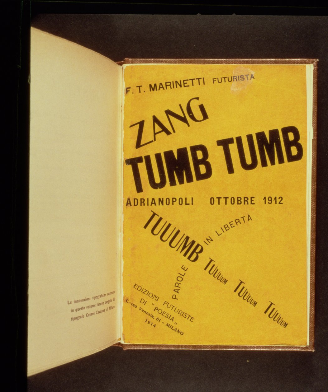 Bokomslag för `Zang Tumb Tumb`, skriven och designad av F.T Marinetti (1876-1944) 1914 av Filippo Tommaso Emilio Marinetti