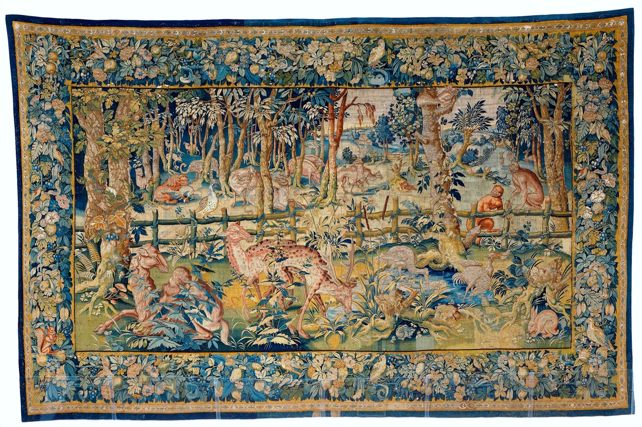Skog med exotiska djur (textil) av Flemish School