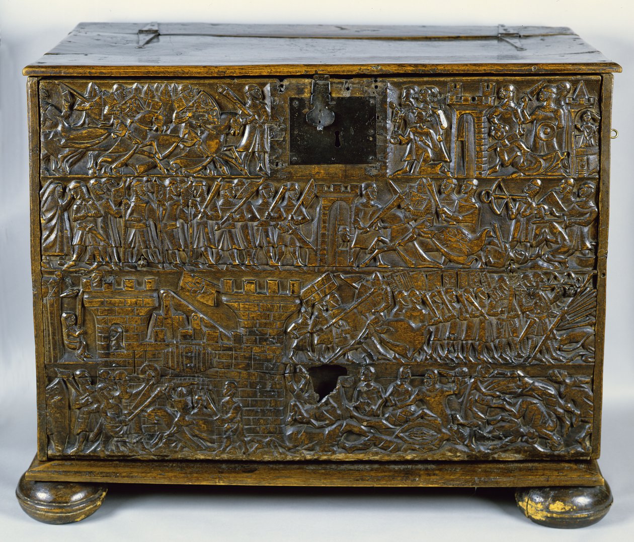 Courtrai-kistan som visar scener från slaget vid Golden Spurs som utkämpades i Courtrai 1302 (trä) av Flemish School