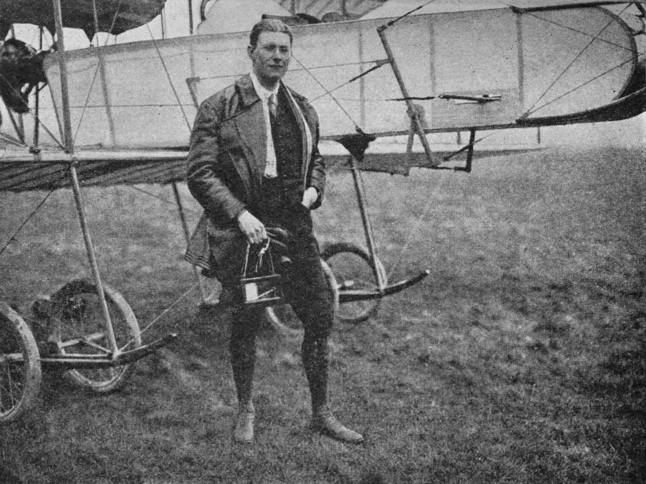 Mr Gordon Bell, som flög fler olika typer än någon annan pilot på sin tid, 1913 1934 av Flight Photo