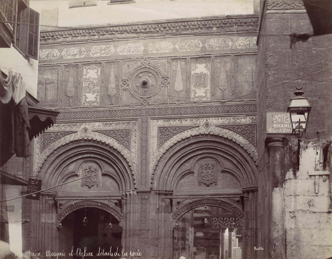 Kairo. Moskén el-Arhar, dörrdetaljer, 1870-tal. av Félix Bonfils