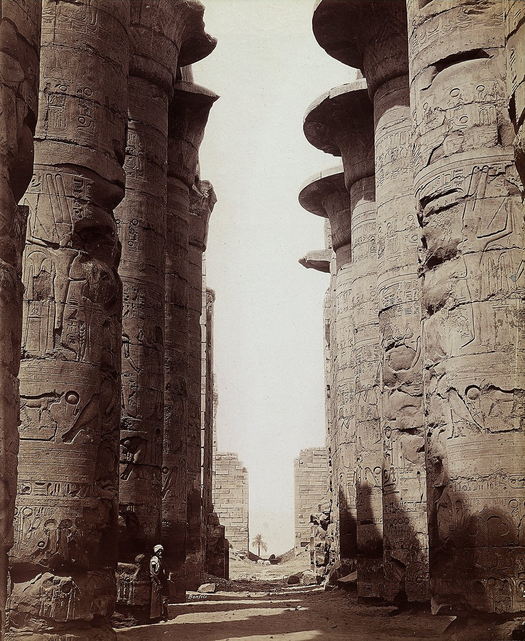 Kolumner i hypostylehallen i Amon-Ras stora tempel i Karnak, Egypten av Félix Bonfils