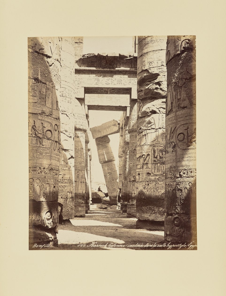 Karnak. Lutande pelare i hypostylhallen, Egypten av Félix Bonfils