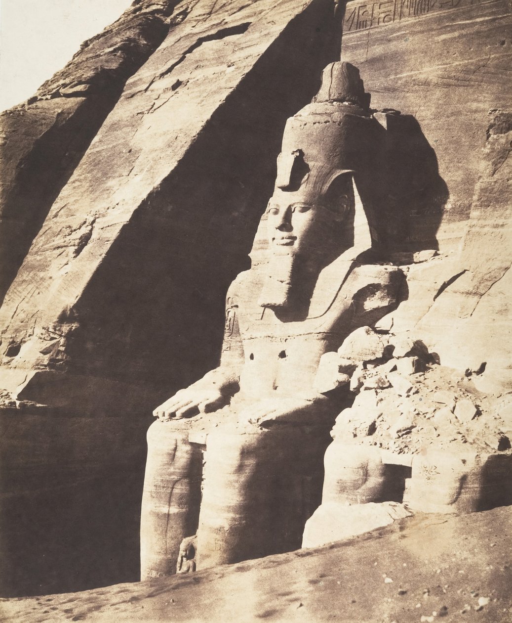 Abou Sembil, Grand Spéos - kolossala statyer, tre fjärdedels vyer, 1851-52. av Félix Teynard