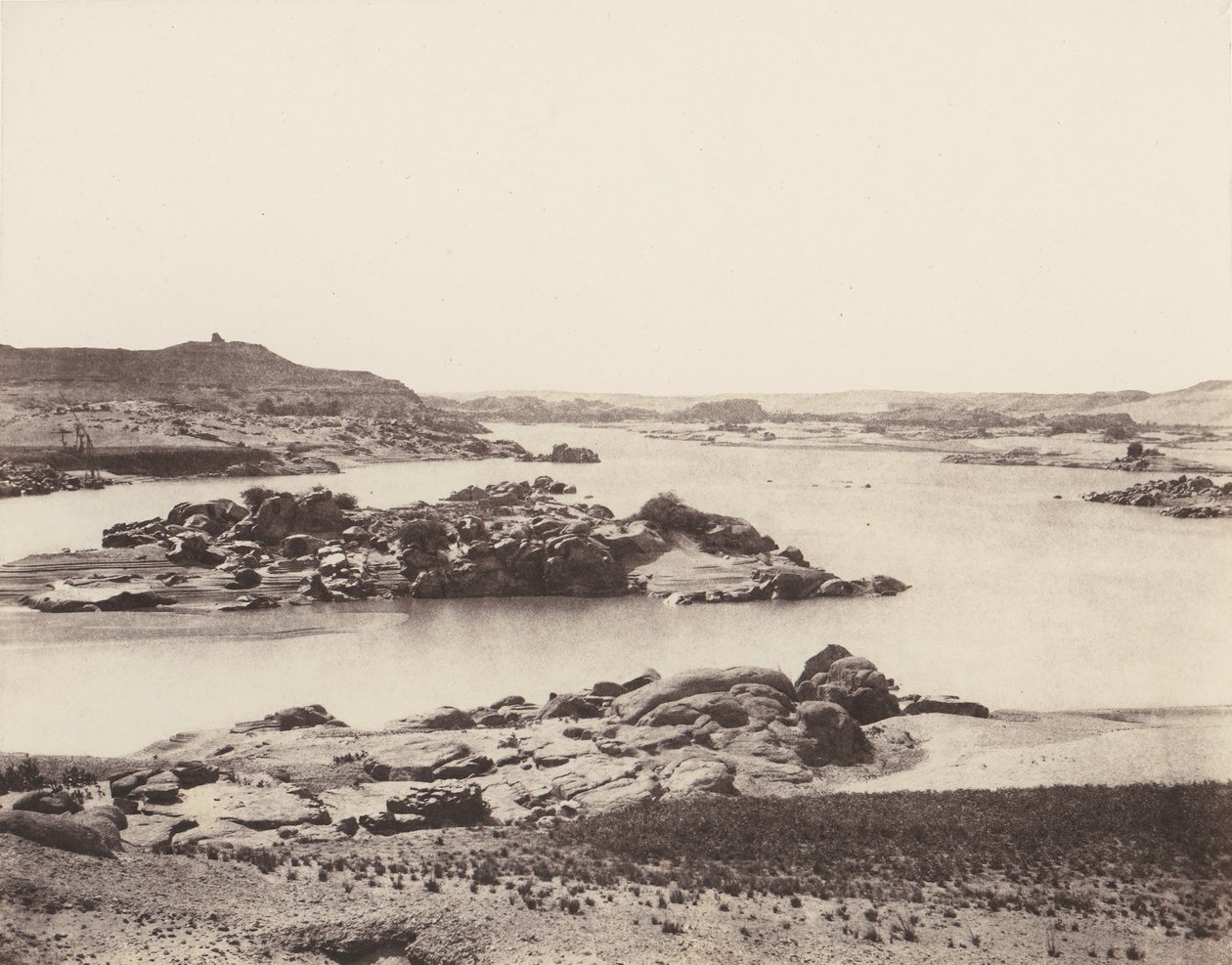 Första grå starr, allmän bild tagen från södra punkten av Il..., 1851-52, tryckt 1853-54. av Félix Teynard