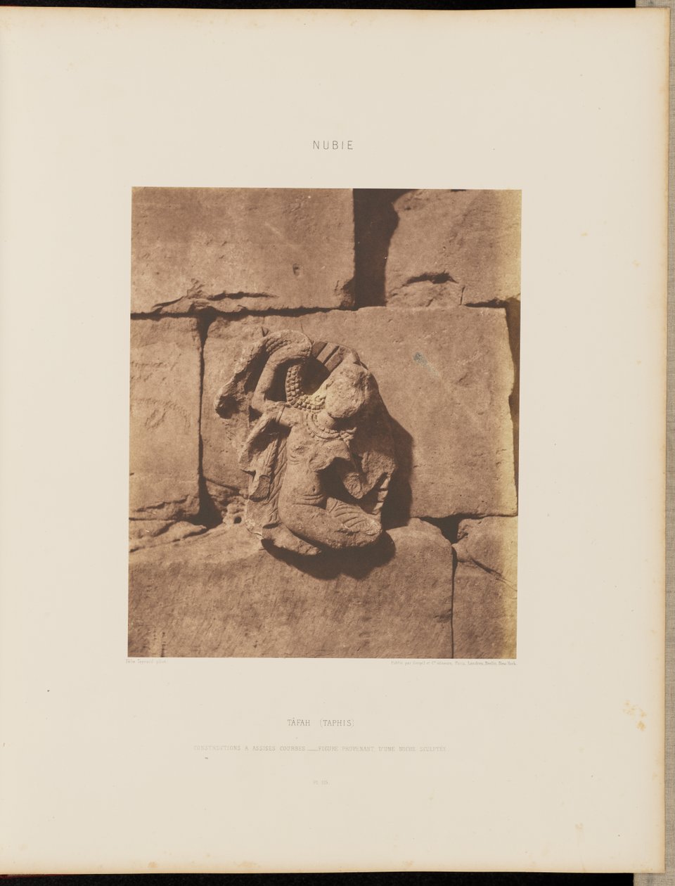 Tâfah (Taphis). Konstruktioner med svängda baser - Figur från en uthuggen nisch av Félix Teynard