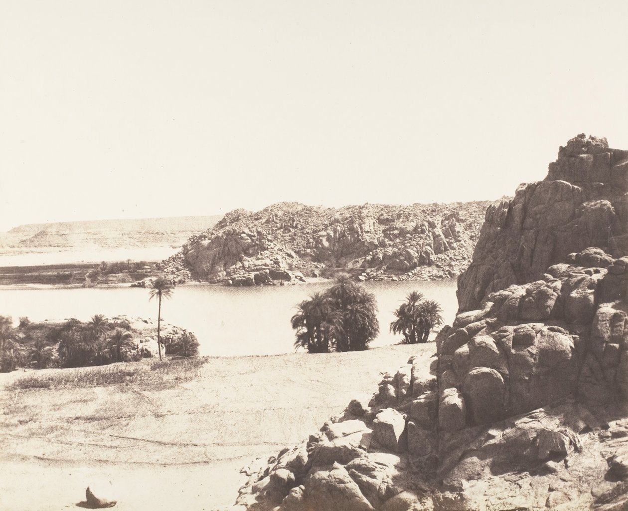 Tâfah, Granite Rocks on the Banks of the Nile, 1851-52, tryckt 1853-54. av Félix Teynard