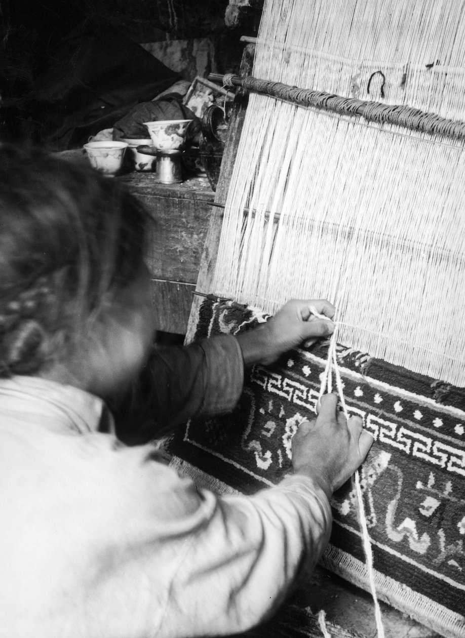 Mattvävaren, Gyantsé, Tibet av Fosco Maraini