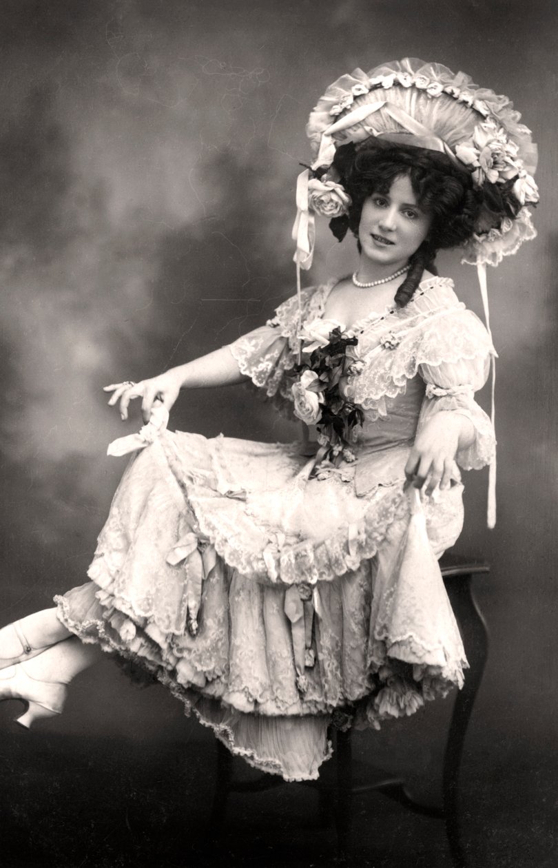 Fanny Dango 1878-1972, sångerska och dansare, tidigt 1900-tal. av Foulsham and Banfield