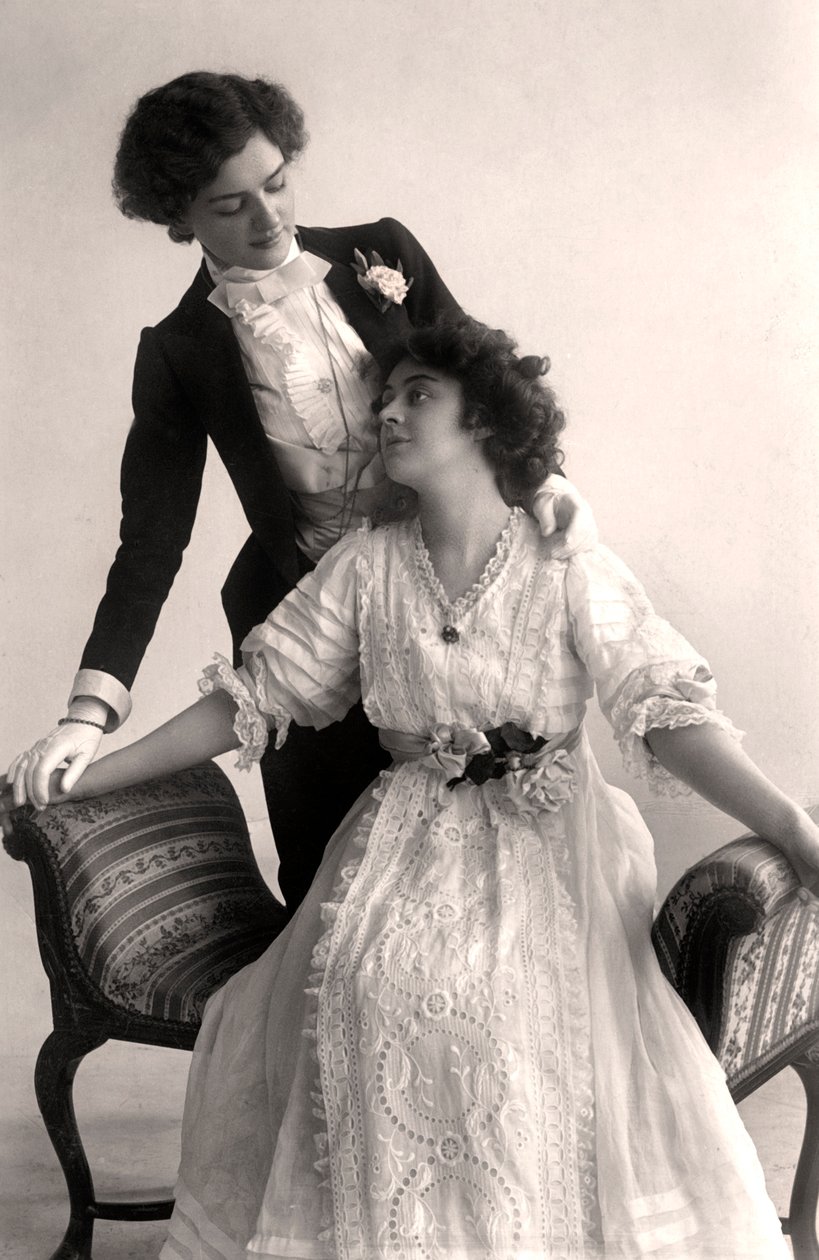 Lily Elsie 1886-1962 och Adrienne Augarde 1882-1913, engelska skådespelerskor, 1907. av Foulsham and Banfield