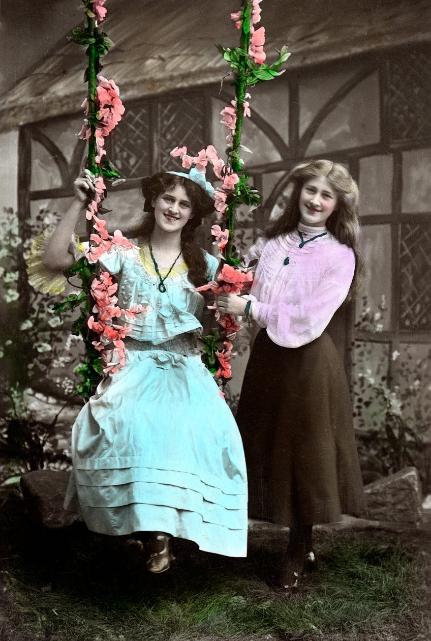 Zena 1887-1975 och Phyllis 1890-1975 Dare, engelska skådespelerskor, 1906. av Foulsham and Banfield