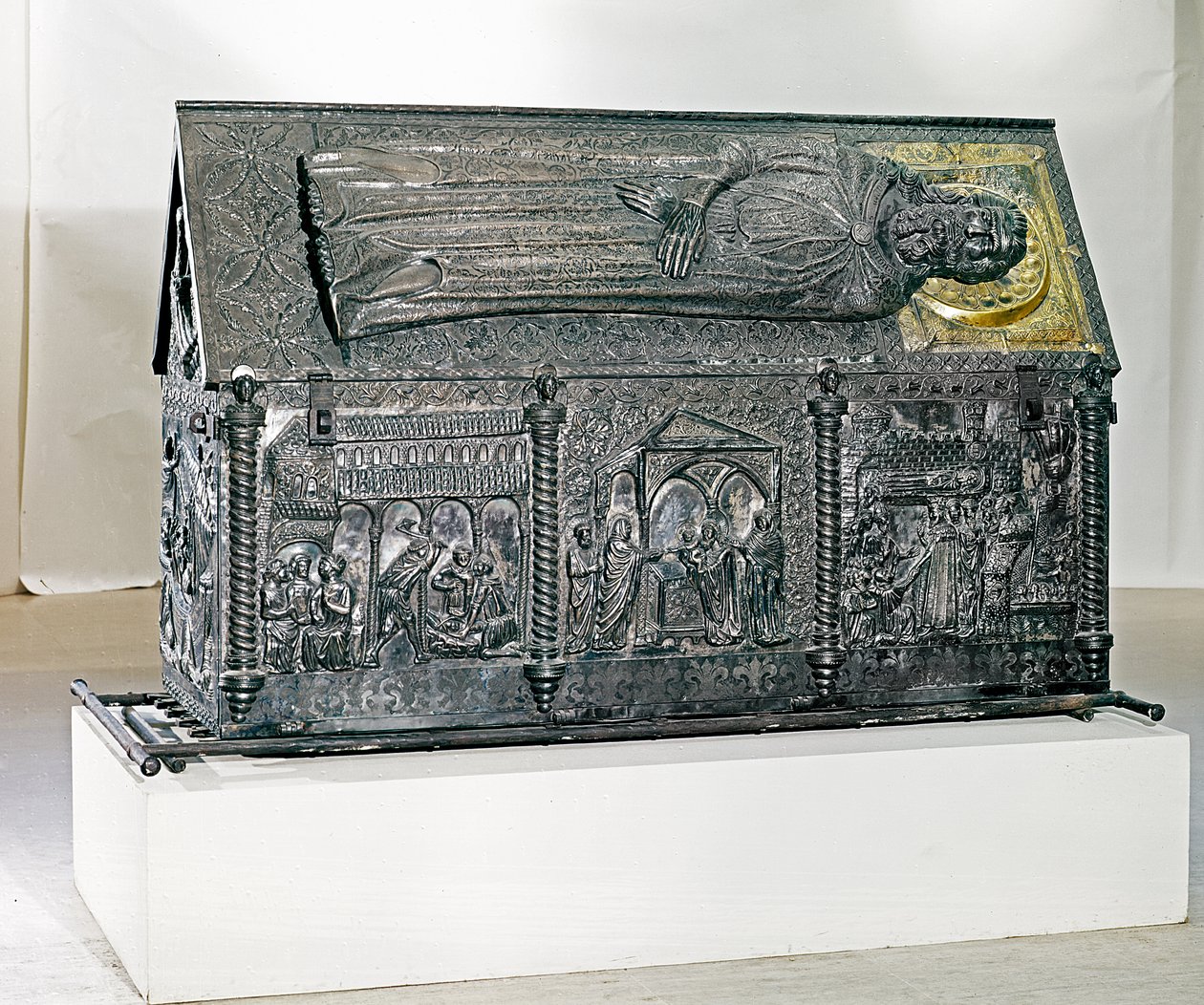 Skrin med kvarlevorna av St. Simeon, beställd av Elizabeth, hustru till kung Ludwig I av Anjou, 1377-80 (förgyllt silver) av Francesco da Milano