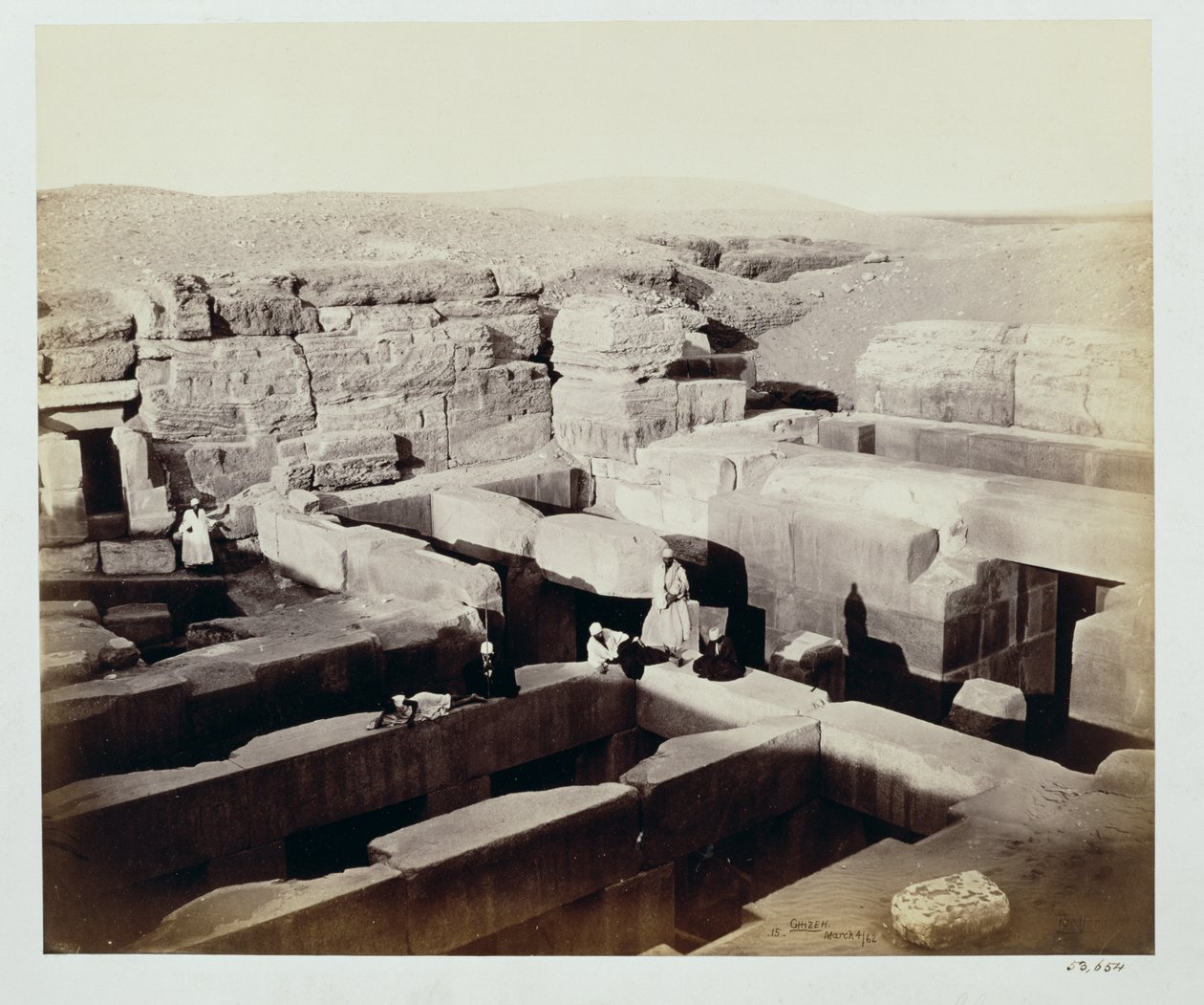 Ett utgrävt tempel vid foten av sfinxen, 4 mars 1862 av Francis Bedford