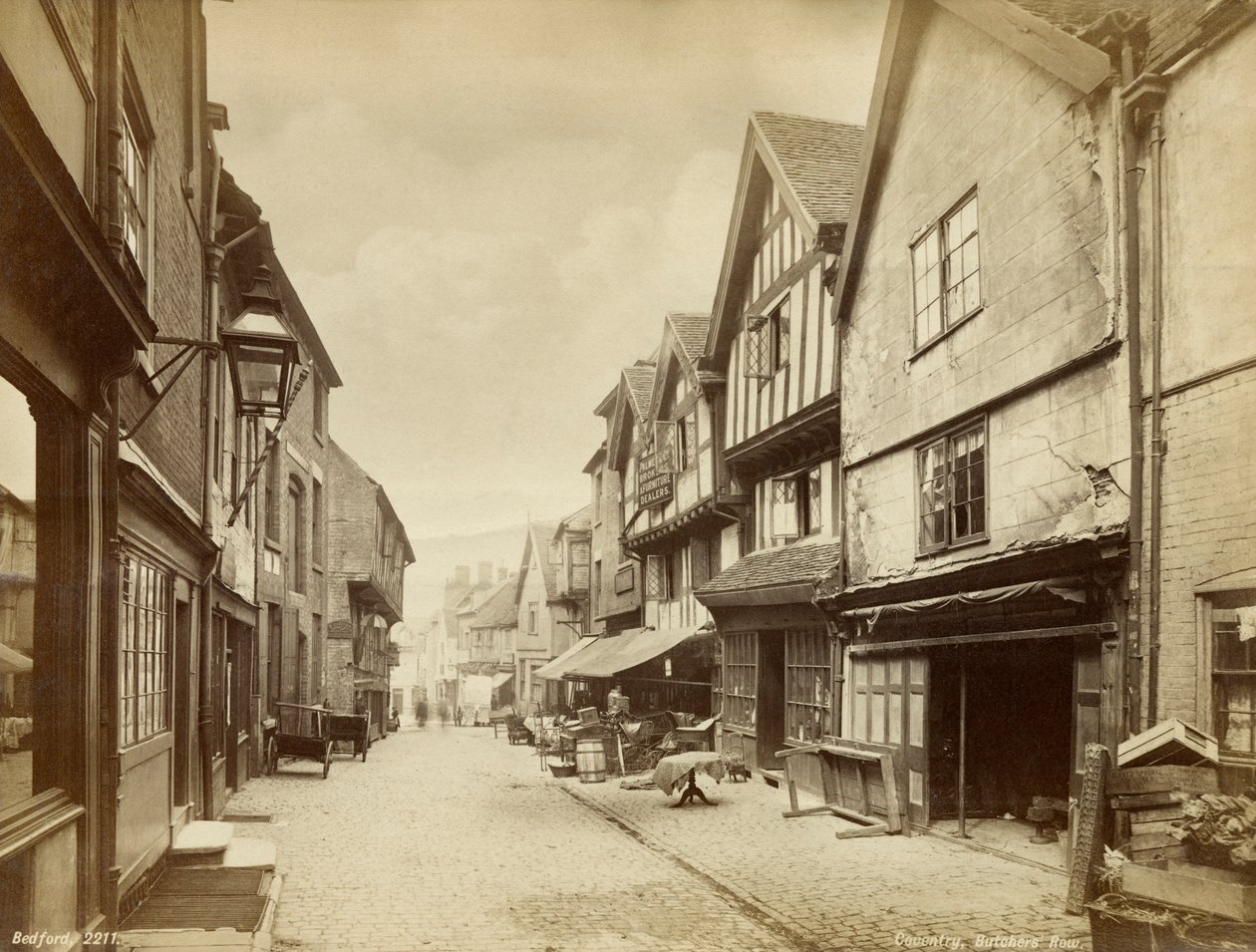 Butcher Row, medeltida gata i Coventry, Warwickshire, c1880 av Francis Bedford