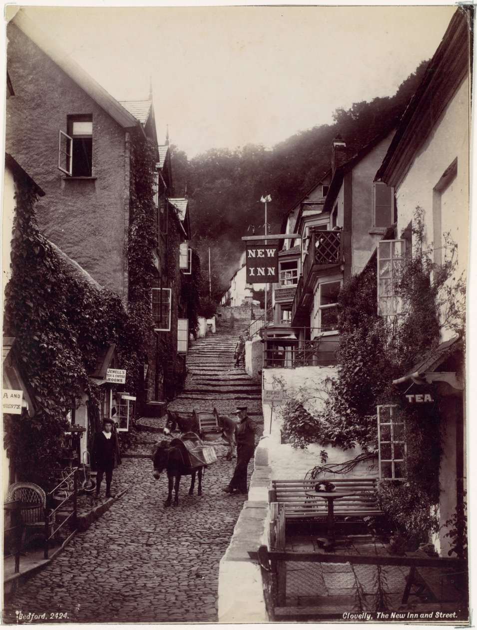 Clovelly, The New Inn och Street av Francis Bedford