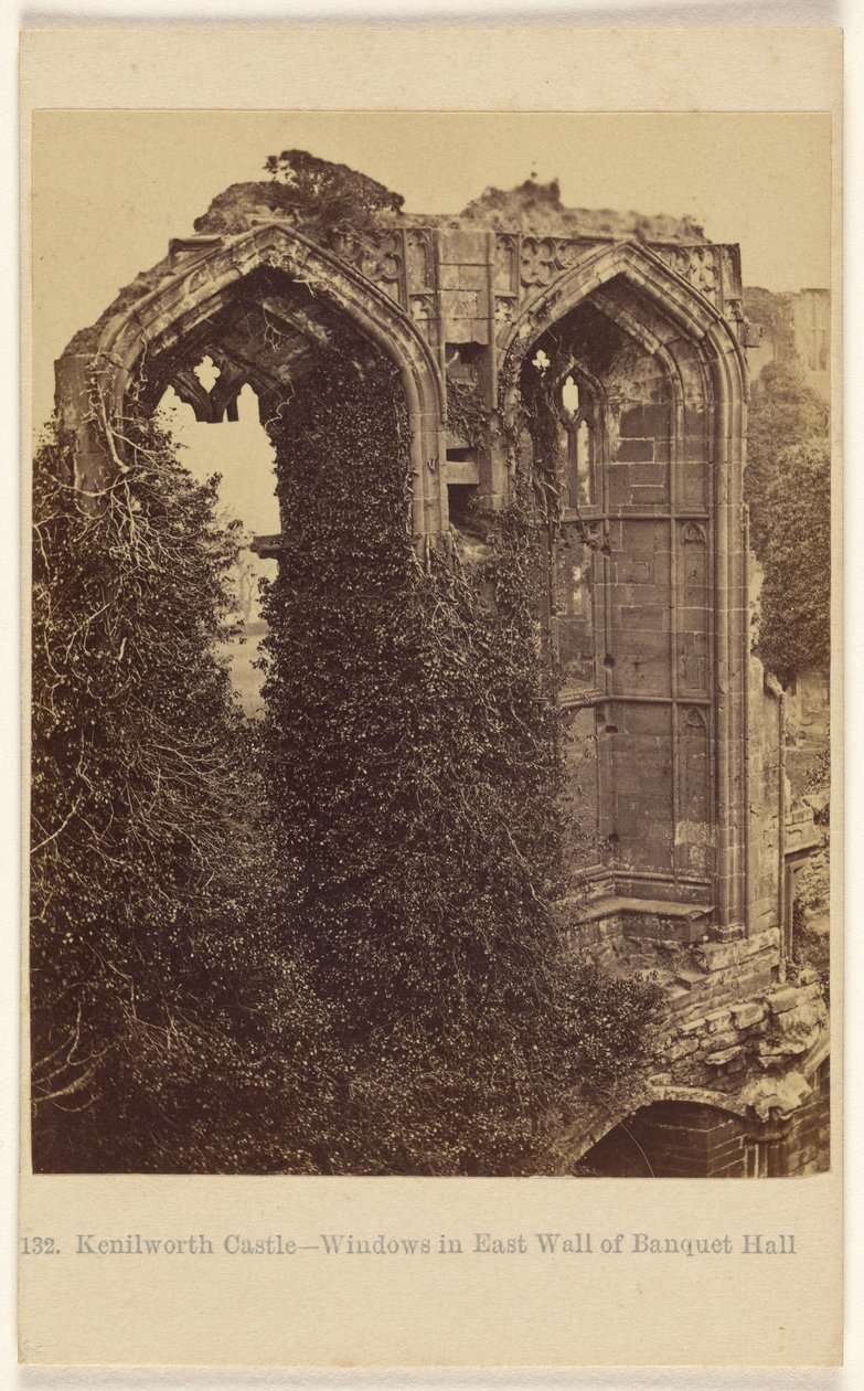 Kenilworth Castle - fönster i bankettsalens östra vägg av Francis Bedford