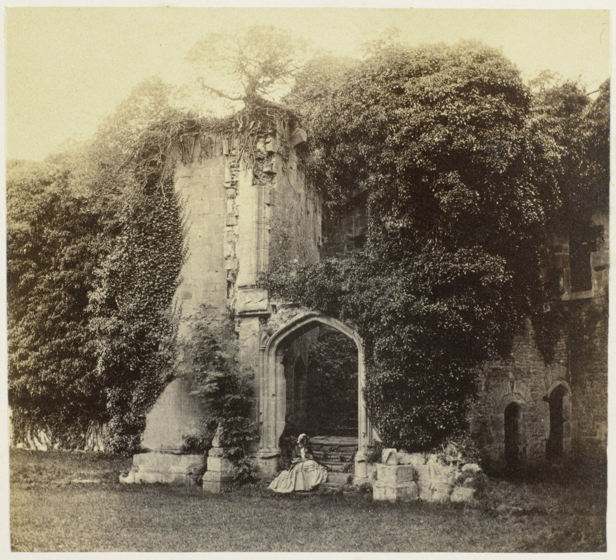 Ruïne van Raglan Castle i Monmouthshire Raglan slott. Grand Staircase (titel på objekt) av Francis Bedford