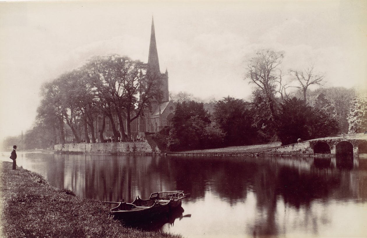 Stratford-on-Avon Church, från Avon, 1870-talet. av Francis Bedford