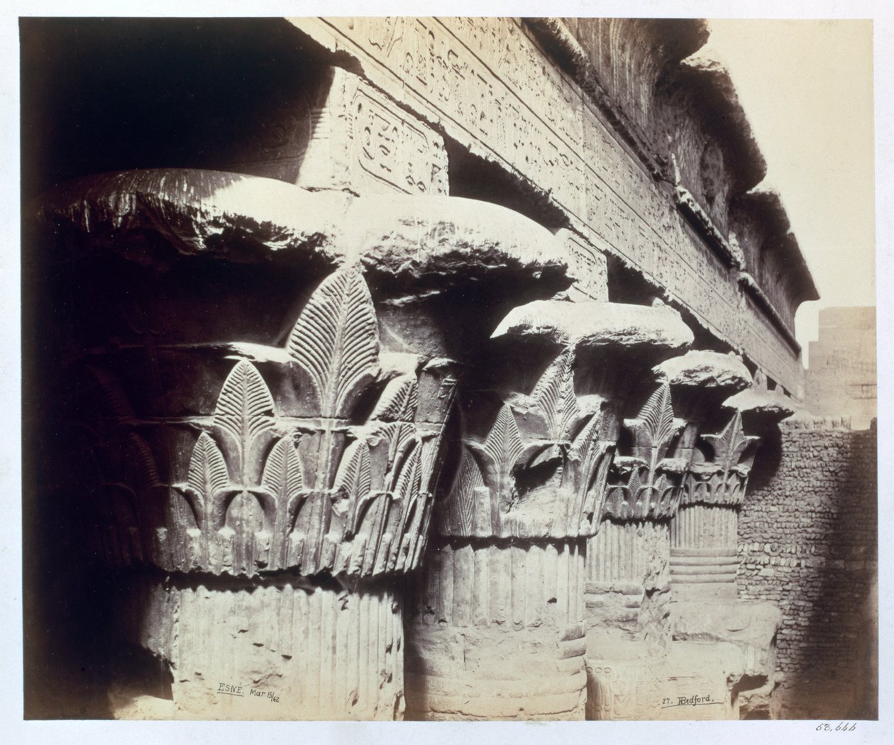 Portikens huvudstäder, Khnums tempel, Esna, Egypten, 1862 av Francis Bedford