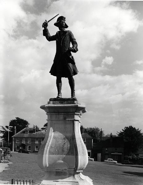 Staty av generalmajor James Wolfe (1727-59) (brons) (s/v foto) av Francis Derwent Wood