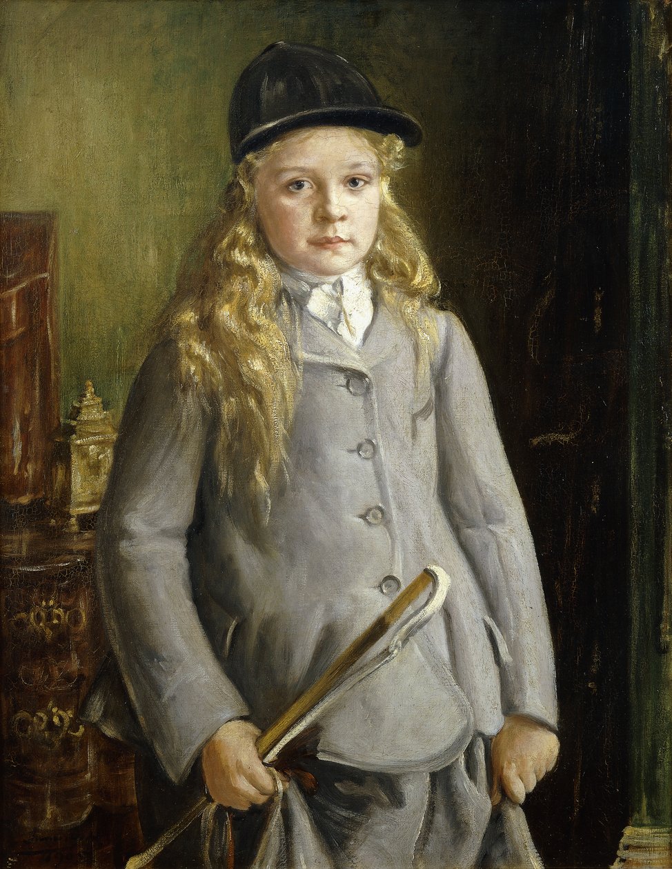Porträtt av en flicka, stående halvlängd, i ridklänning av Francis Dodd