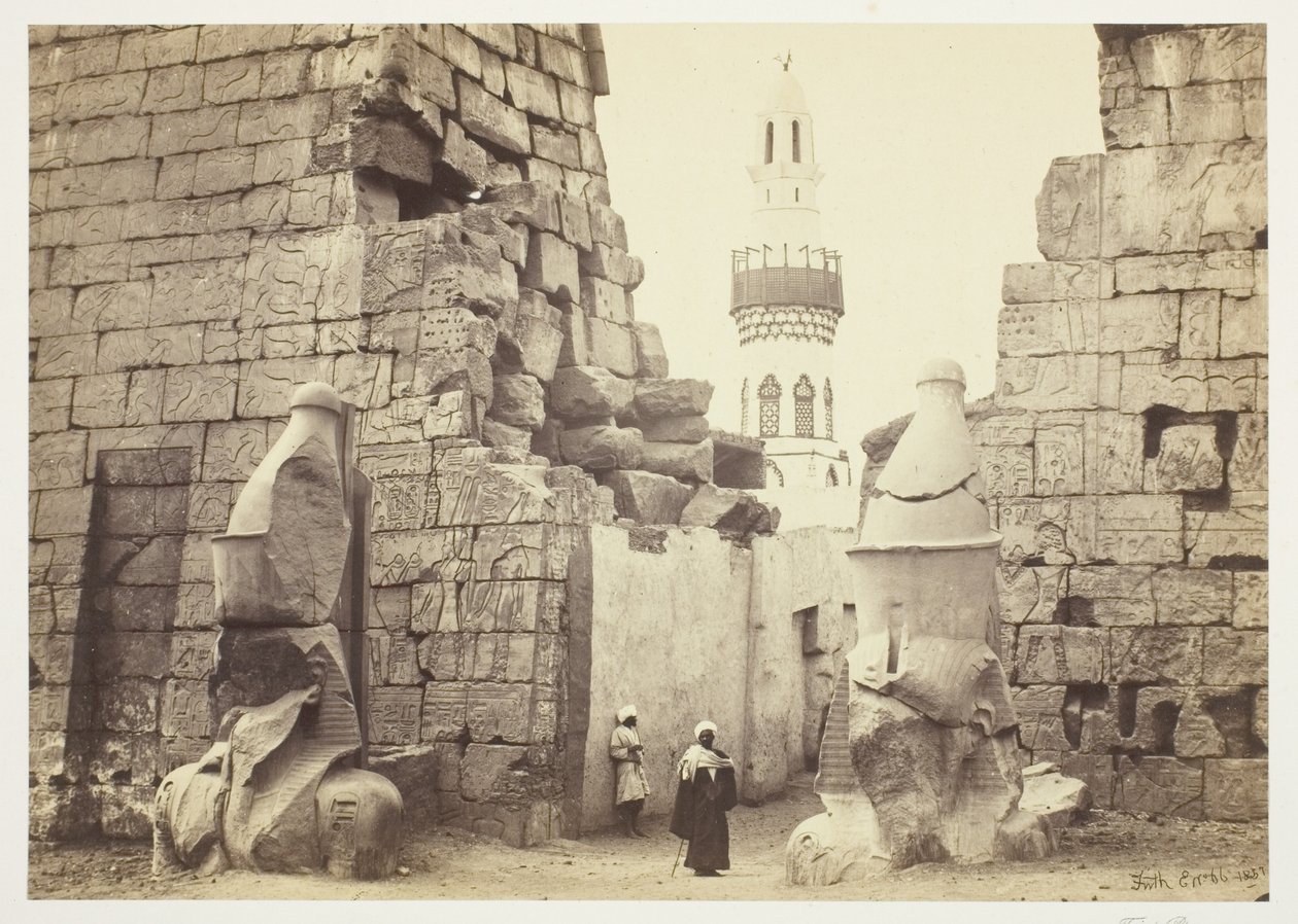 Ingång till det stora templet, Luxor av Francis Frith