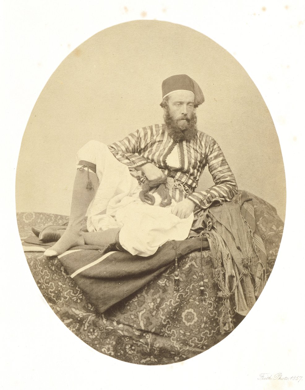 Porträtt, turkisk sommardräkt av Francis Frith