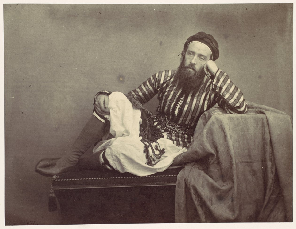 Porträtt, turkisk sommardräkt av Francis Frith