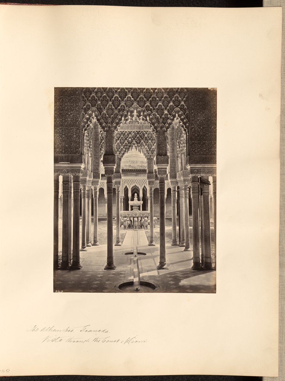 Alhambra, Granada, vy över Lejongården av Francis Frith