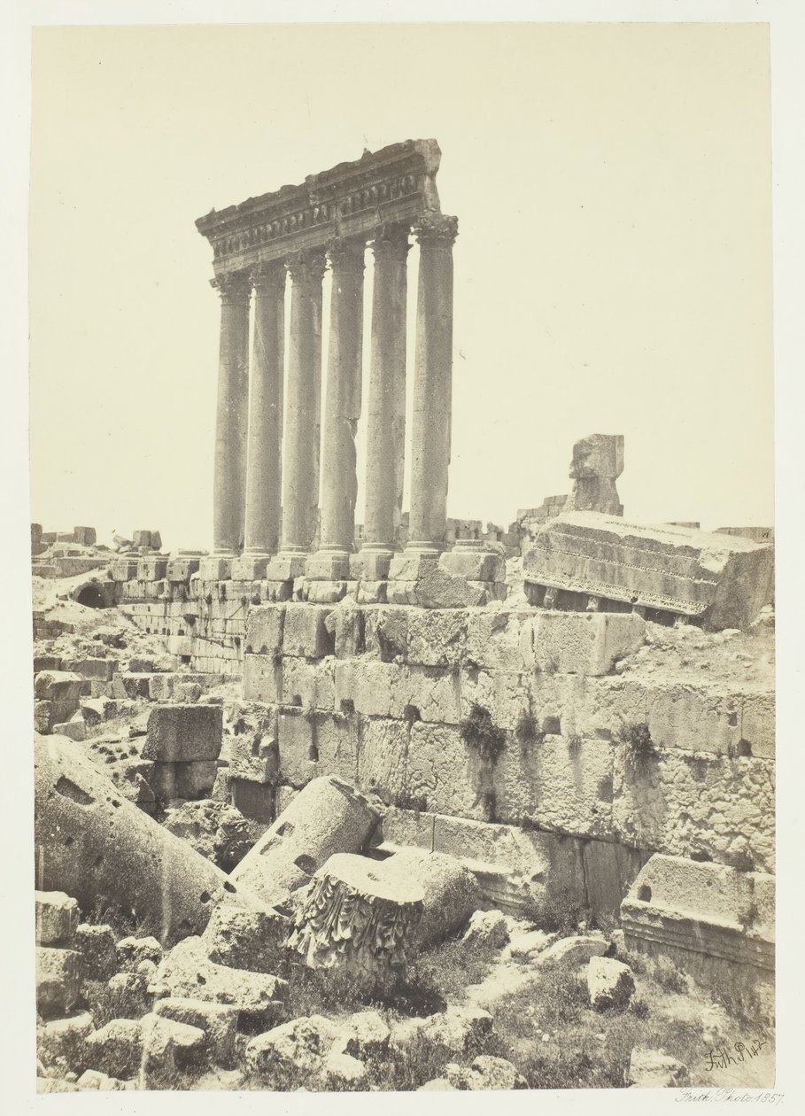 De stora pelarna i Baalbec, 1857. av Francis Frith