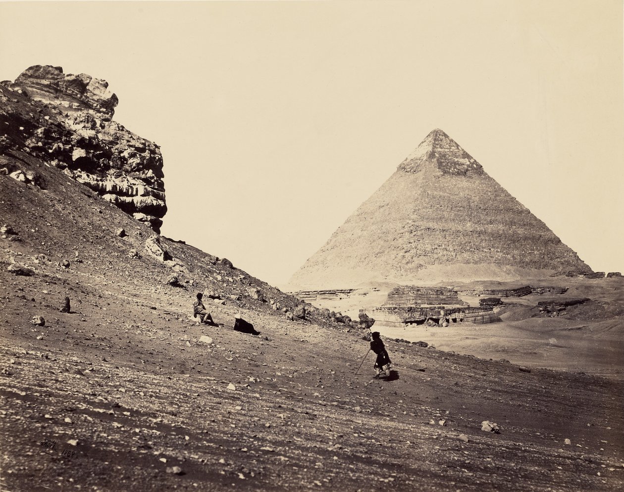 Den andra pyramiden sedd från sydost av Francis Frith