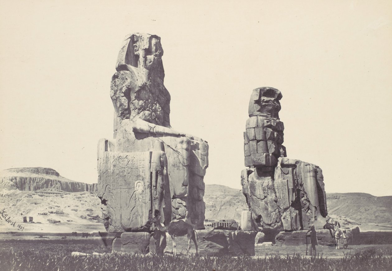 Statyerna av Memnon. Thebeslätten, 1857. av Francis Frith
