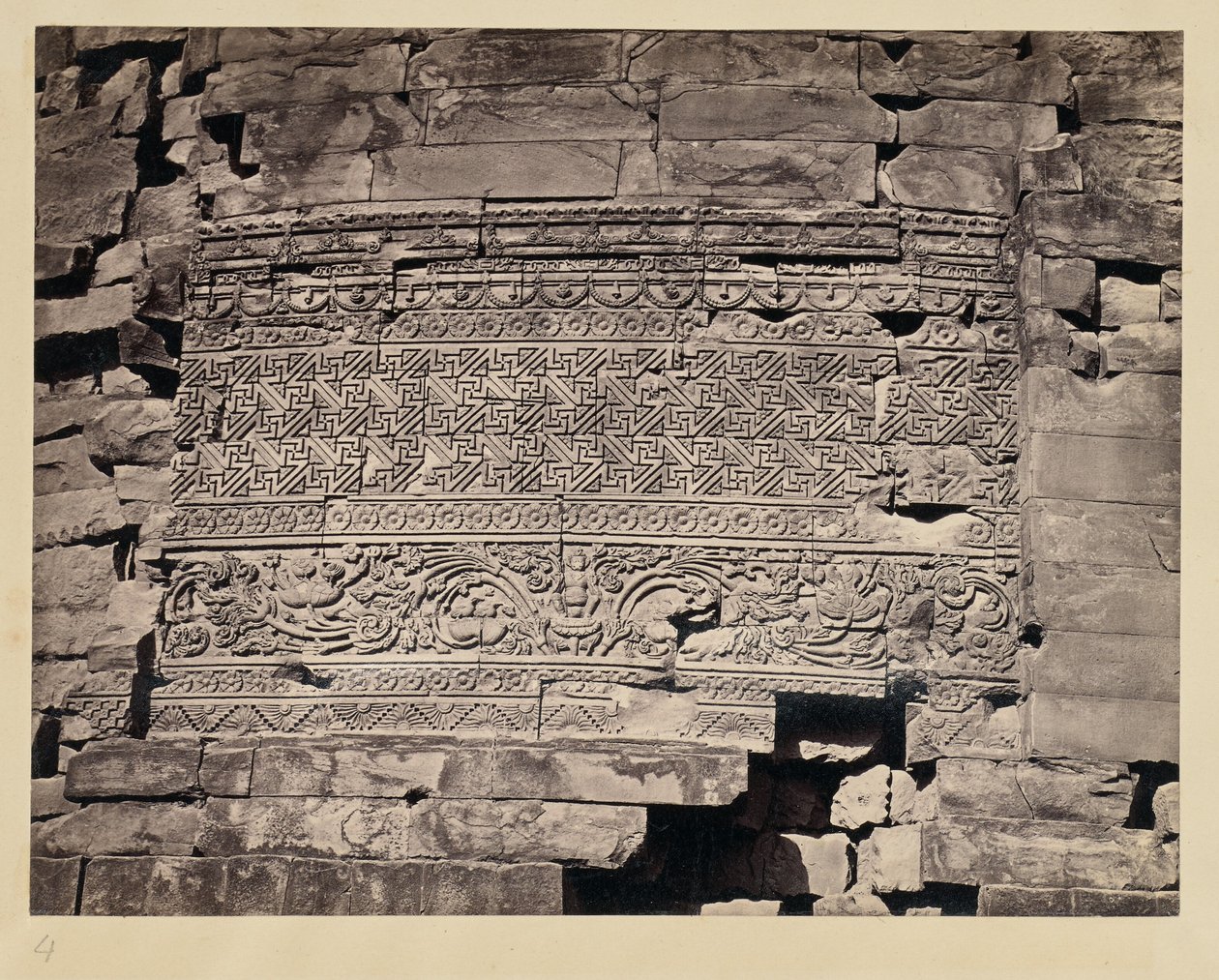 [Dhamek Stupa, Sarnath] av Francis Frith and Co.