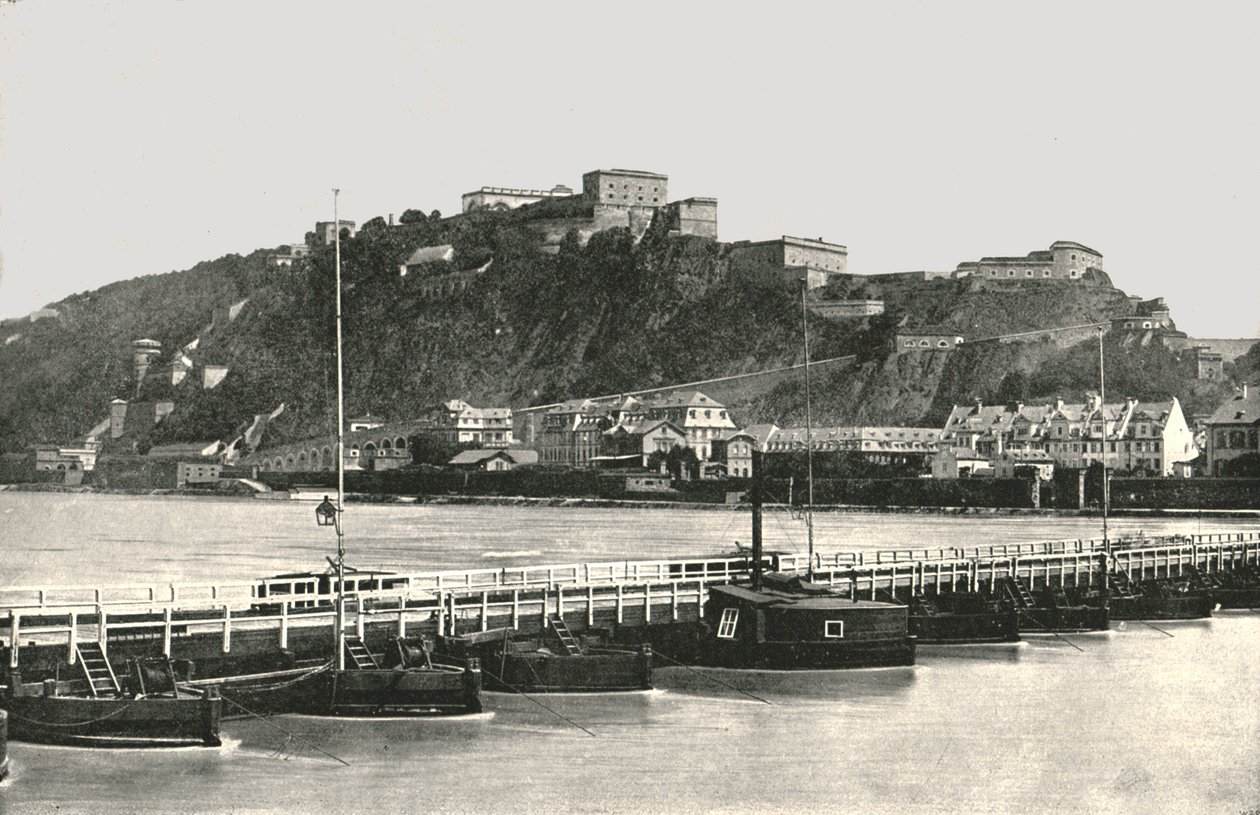 Fästningen Ehrenbreitstein vid Rhen, Tyskland, 1895. av Frith and Co