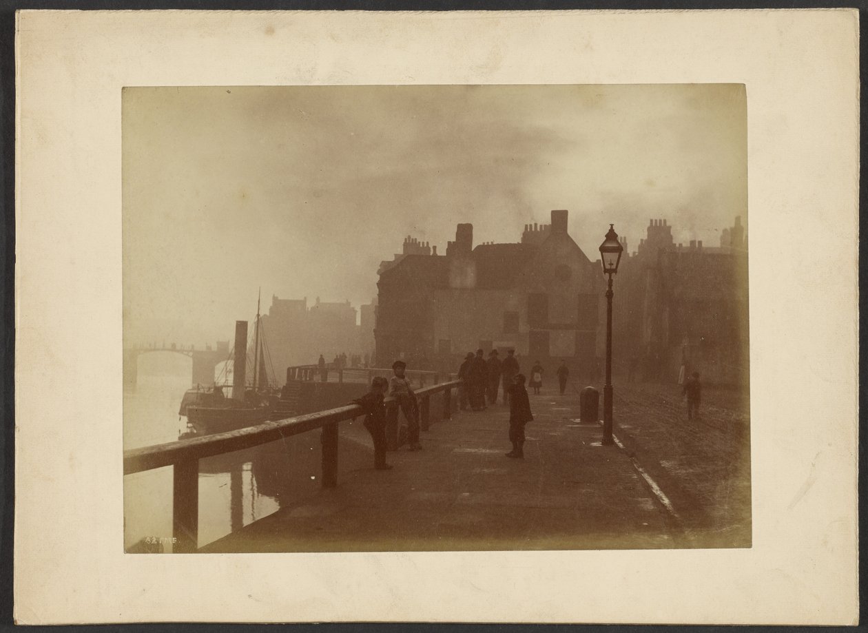 [Coffee House Corner, Whitby] av Frank Meadow Sutcliffe