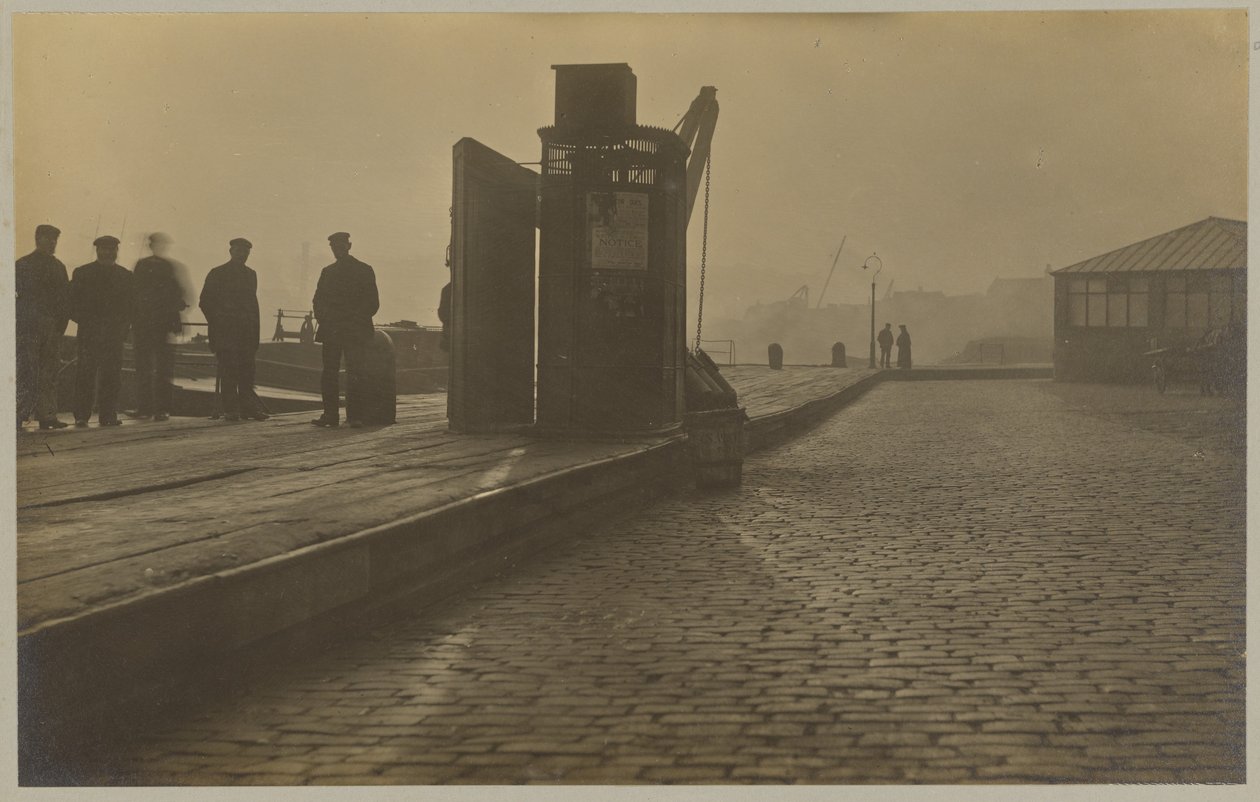 Dockor i Whitby av Frank Meadow Sutcliffe