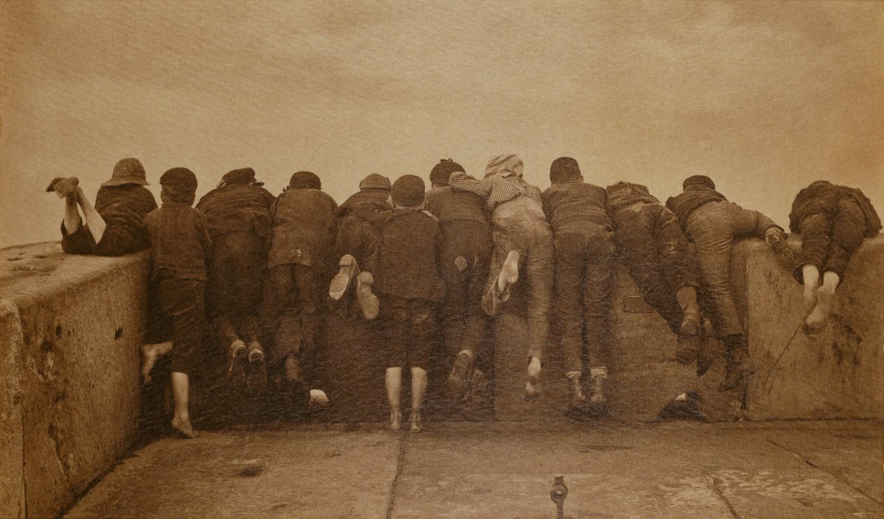 Spänning, ca 1889 (sepiafoto) av Frank Meadow Sutcliffe