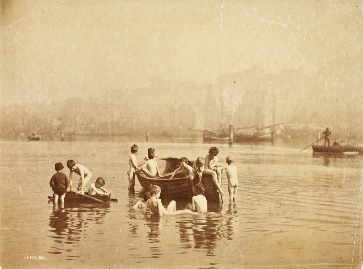 River Rats av Frank Meadow Sutcliffe