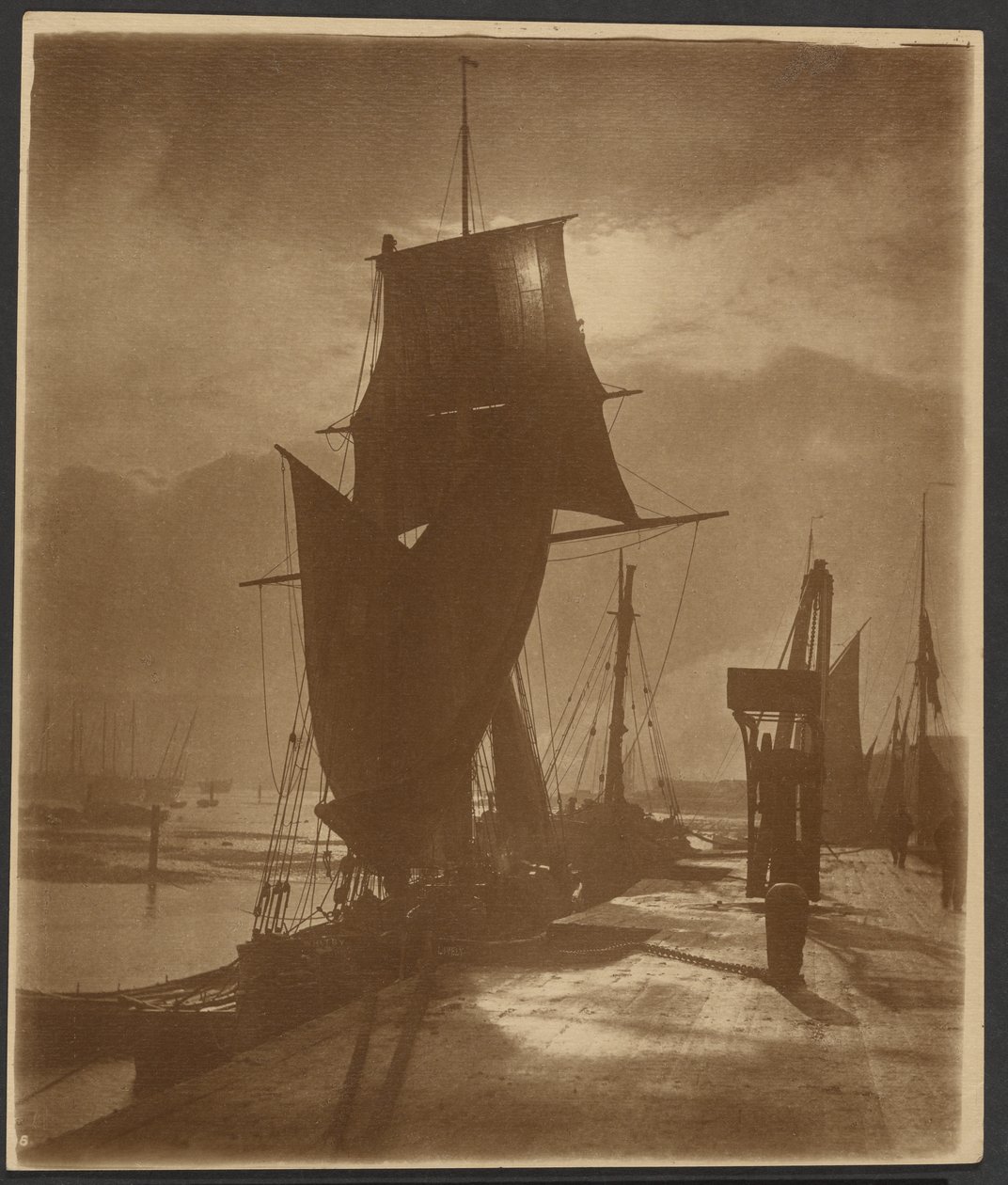 Solsken och regnskur av Frank Meadow Sutcliffe