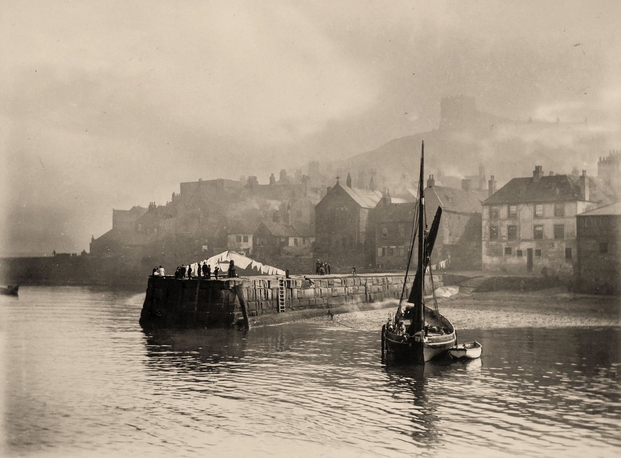Utsikt över hamnen, Whitby, North Yorkshire. 1884 (foto) av Frank Meadow Sutcliffe