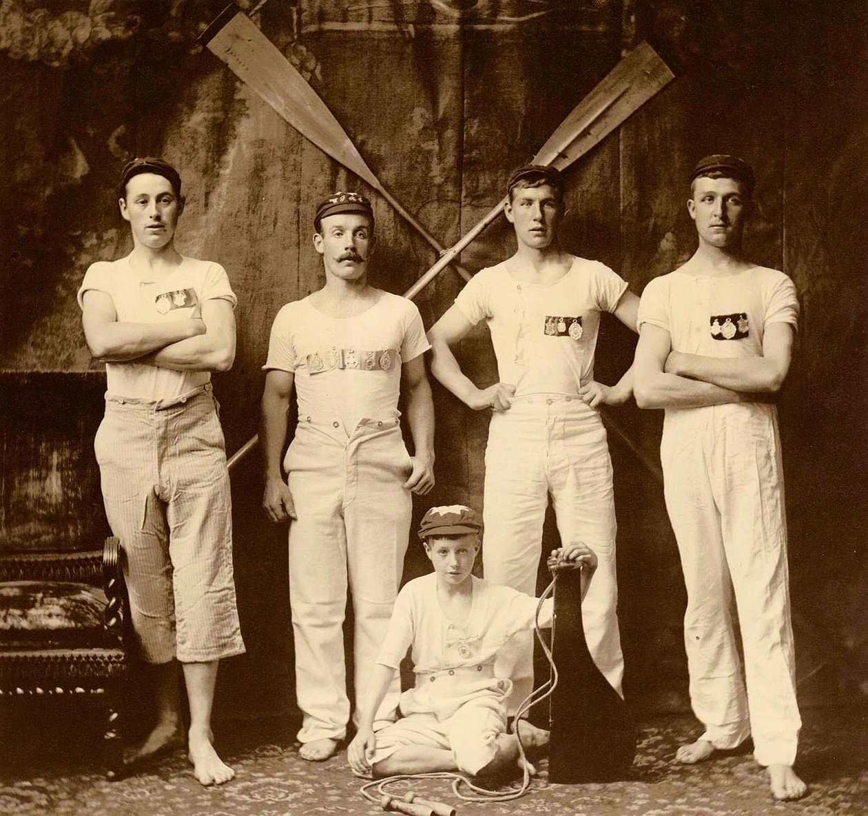 Whitby Friendship Rowing Club Crew, Whitby, England. 1901 av Frank Meadow Sutcliffe